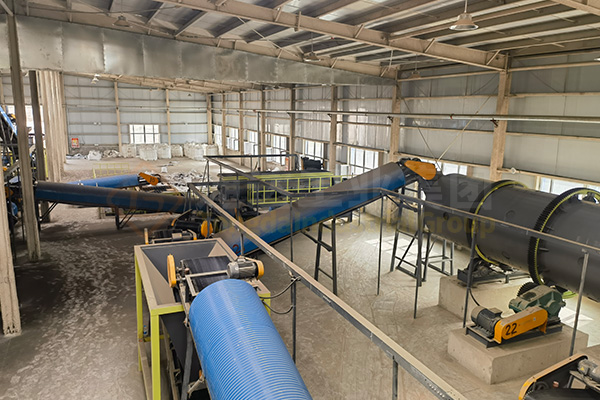 新疆十萬(wàn)噸有機(jī)無(wú)機(jī)復(fù)混肥生產(chǎn)線發(fā)貨