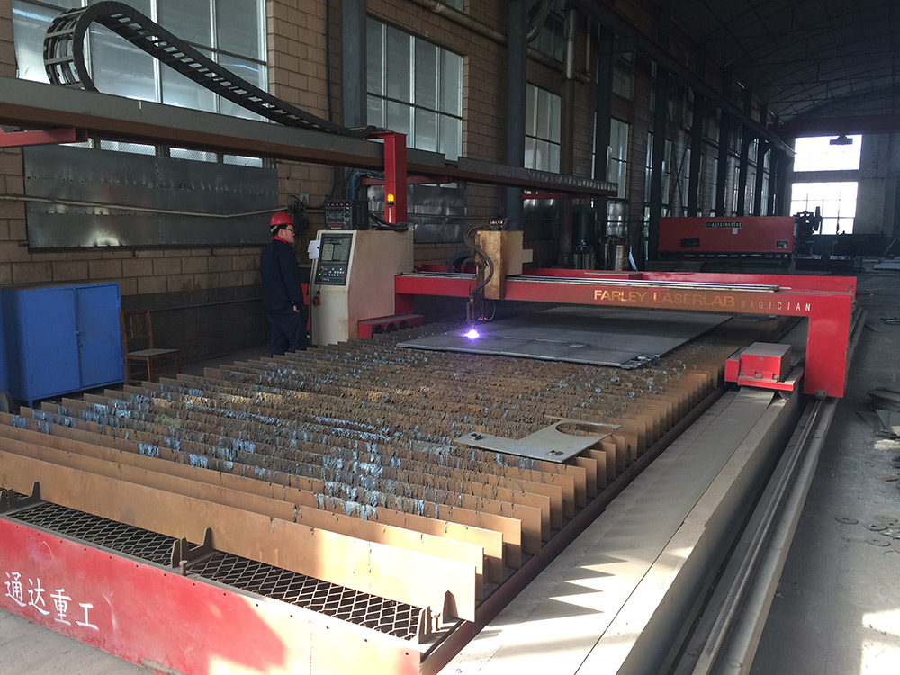 通達(dá)重工金加工車間03