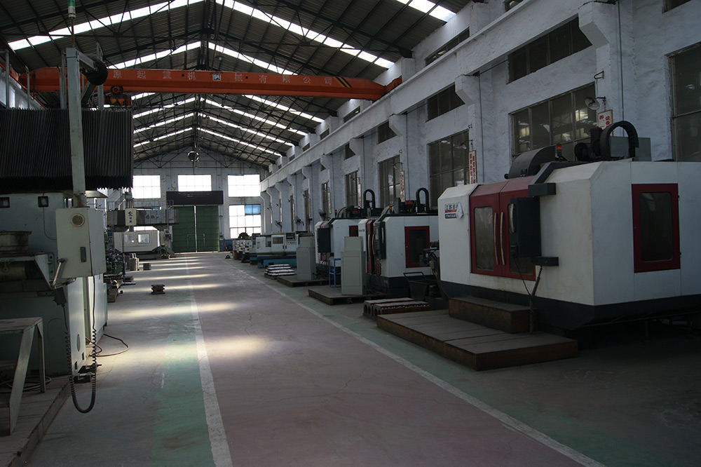 90000㎡大型有機(jī)肥設(shè)備生產(chǎn)基地通達(dá)重工金加工車間