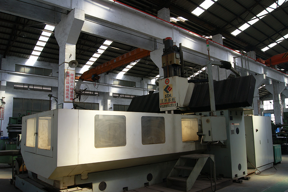 通達(dá)重工金加工車間01