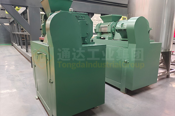 復(fù)合肥造粒機(jī)干法輥壓造粒機(jī)