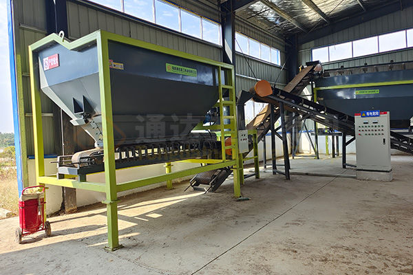 牛糞制作有機(jī)肥的過(guò)程，牛糞有機(jī)肥生產(chǎn)工藝流程