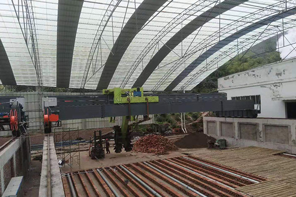 兩個(gè)大輪子的遙控控制輪盤式葉輪翻拋機(jī)