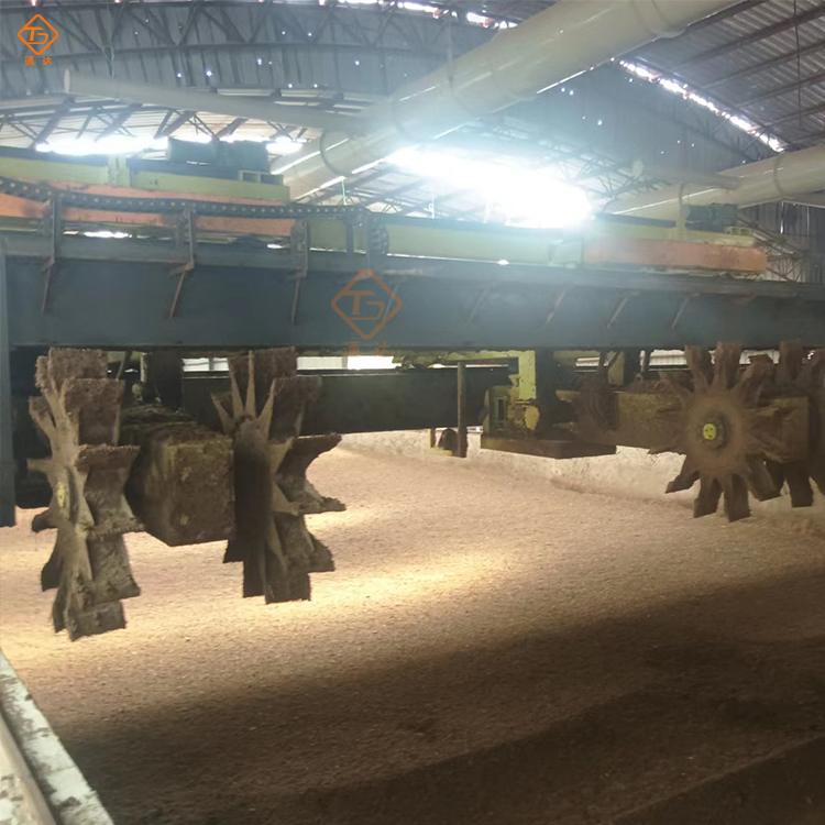 酒糟發(fā)酵翻拋機(jī)設(shè)備需要多少錢