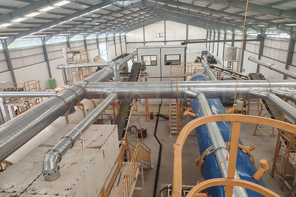 畜禽糞便有機肥設(shè)備廠家報價多少錢一套?有機肥設(shè)備如何有效解決禽獸糞便污染?