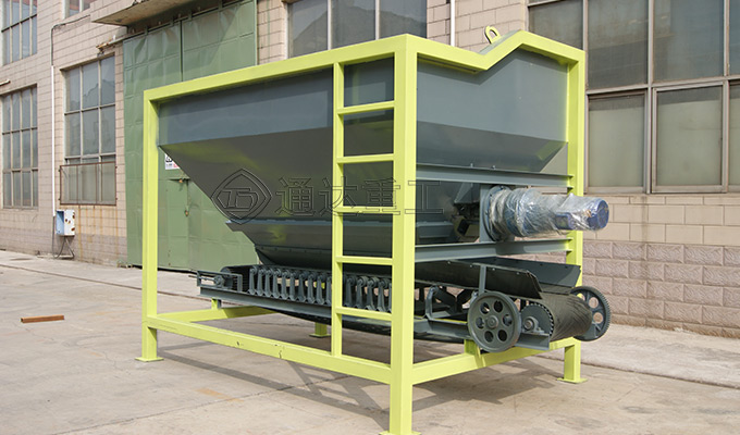 整條雞糞有機(jī)肥生產(chǎn)線,有效解決養(yǎng)殖戶糞便污染問題,破解畜禽糞污治理難題