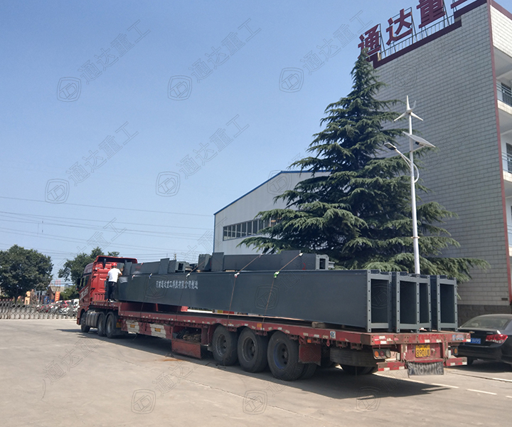 年產(chǎn)萬(wàn)噸的雞糞有機(jī)肥生產(chǎn)線設(shè)備有哪些?多少錢(qián)一套?